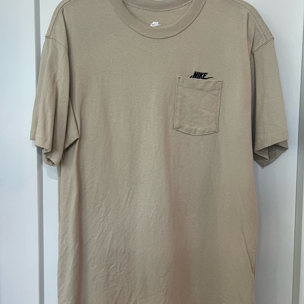Nike Men's Beige Short Sleeve Tee